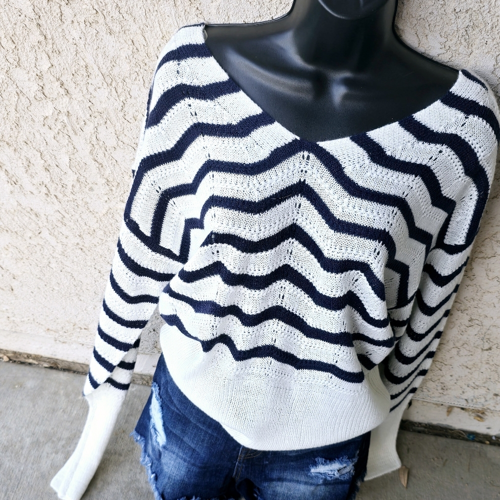 Striped V-Neck Sweater - White & Black